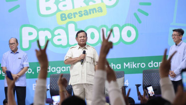 Prabowo sapa ratusan pedagang bakso