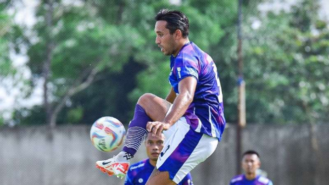 Pemain Persib Bandung Ezra Walian