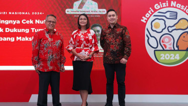 Dokter Juwalita Surapsari dan Dokter Ray Wagiu Basrowi
