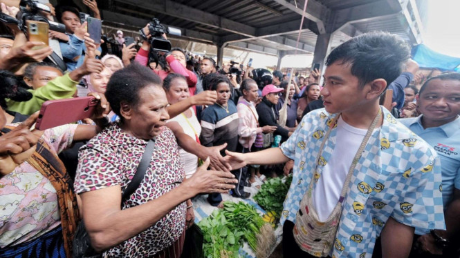 Gibran kunjungi Pasar Pharaa Sentani di jayapura