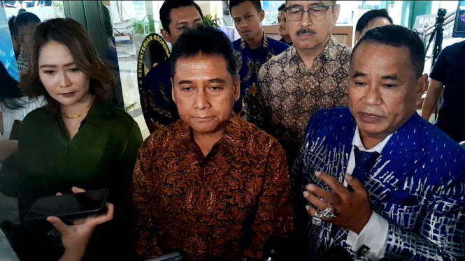 Hotman Paris bersama asosiasi pengusaha.