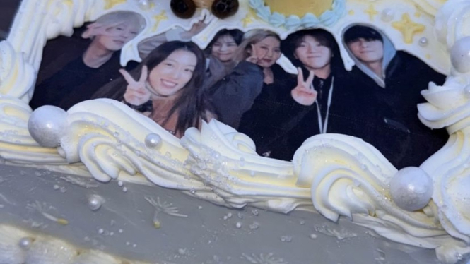 Kue ulang tahun untuk kenang hari kelahiran mendiang Moonbin.