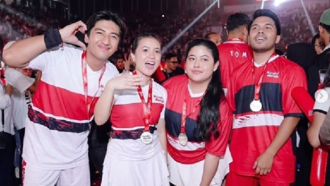 Pinka Hapsari disebelah Thariq Halilintar