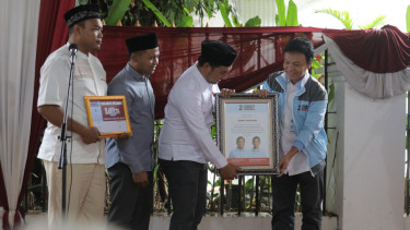 Wakil Komandan Golf TKN Prabowo-Gibran, Agus Teddy Sumantri saat menerima deklarasi dukungan dari barisan santri muda di Jalan Kertanegara IV, Jakarta Selatan, Sabtu, 27 Januari 2024 (sumber foto: TKN)