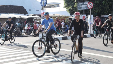 Momen AHY sepedaan bareng Presiden Jokowi