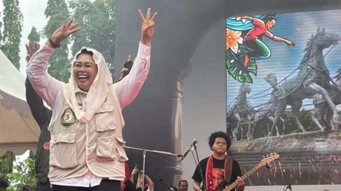 Dewan Penasihat Tim Pemenangan Nasional (TPN) Ganjar-Mahfud, Yenny Wahid, dalam acara Hajatan Rakyat Yogyakarta di Kulon Progo, Daerah Istimewa Yogyakarta, Minggu, 28 Januari 2024.