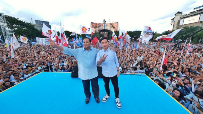 Kirab Kebangsaan Prabowo-Gibran di Simpang Lima Semarang 