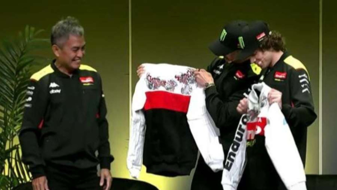 pembalap Pertamina Enduro VR46 Racing Team, yakni Marco Bezzecchi dan Fabio Di G