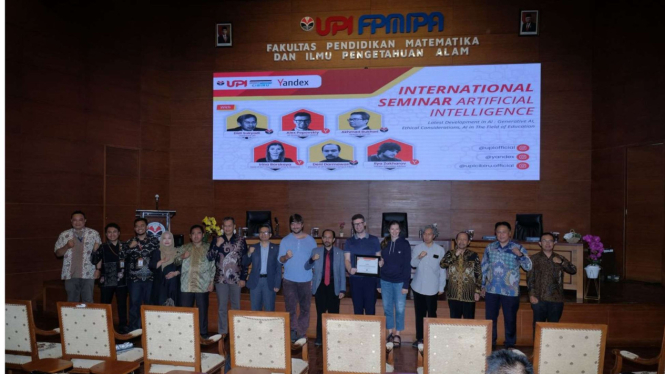 Yandex bersama UPI dan Unpad menggelar seminar tentang kecerdasan buatan dan etika.