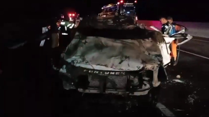 Mobil Toyota Fortuner, Ketua PCNU Jember KH Abdullah Samsul Arifin kecelakaan