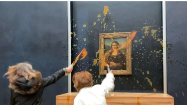 Lukisan Mona Lisa disiram sup