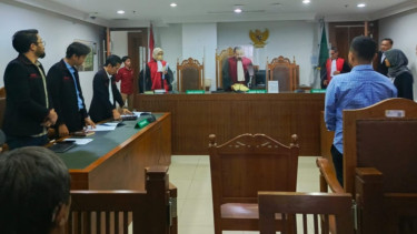 Sidang perdana gugatan yang dilayangkan Tim Pembela Demokrasi Indonesia (TPDI)