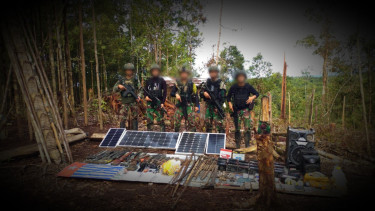 VIVA Militer: Pasukan Letkol petir di markas OPM.