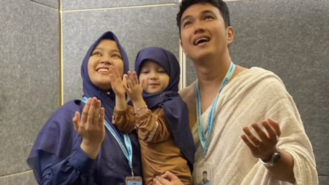 Aldi Taher dan keluarga.