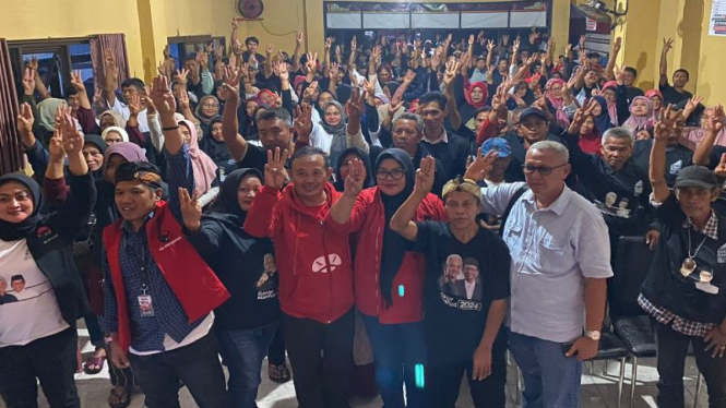 Jurkamnas TPN Ganjar-Mahfud, Oktafiandi bersama simpatisan pendukung.