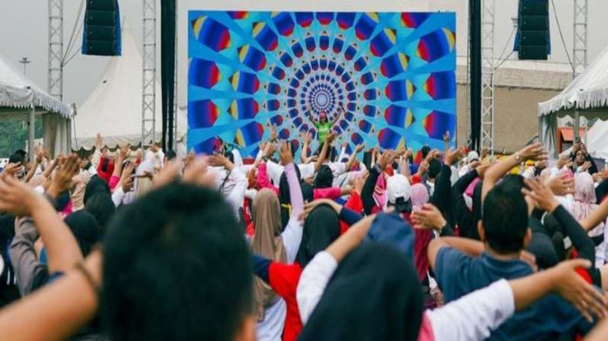 Kegiatan olahraga meriahkan peringatan Hari Gizi Nasional di kawasan Monas.