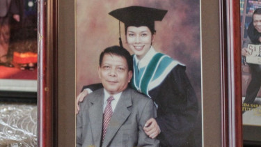 Dewi Lestari dan Ayahnya