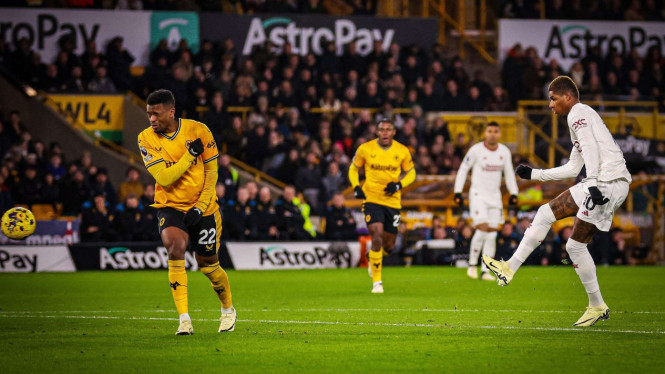 Duel Wolverhampton vs Manchester United