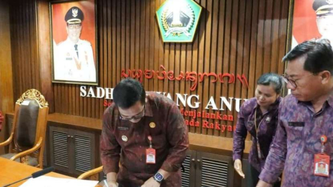 Bupati Tabanan I Komang Gede Sanjaya.