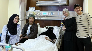 Umi Pipik dan Keluarga