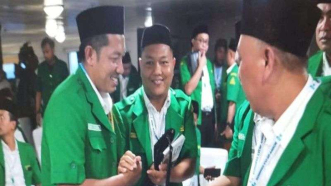 Addin Jauharuddin (kiri) terpilih sebagai Ketua Umum GP Ansor periode 2024-2029.