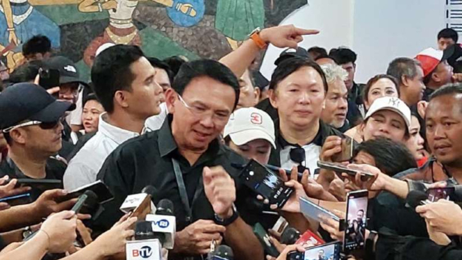 Ahok.