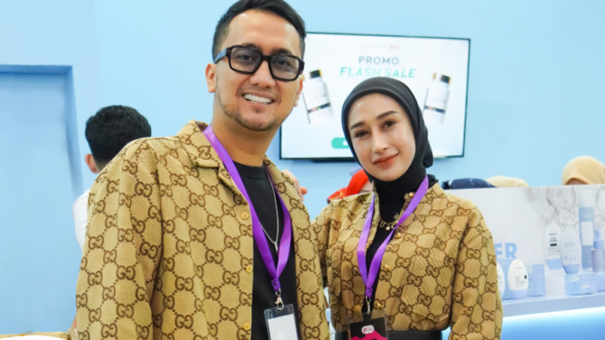 Dokter Reza Gladys dan suami.