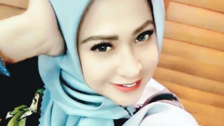 Top Trending: Putri Elvy Sukaesih Dukung Anies hingga Mayat Warga Gaza Dimakan Kucing