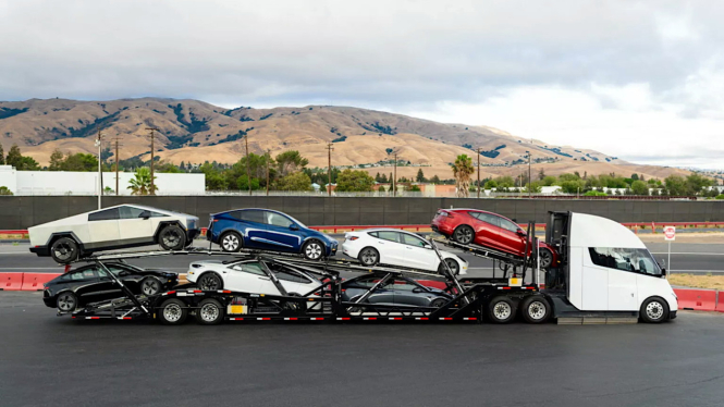 Mobil listrik Tesla