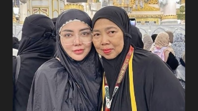 Bella Shofie dan ibunda