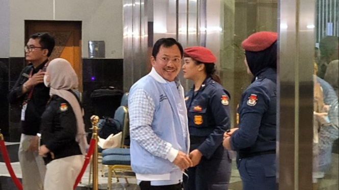 Eks Menkes Terawan Agus Putranto hadir nonton debat kelima Pilpres 2024.