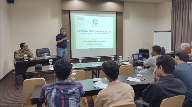 Penyampaian hasil penelitian Lembaga Survei ICRC