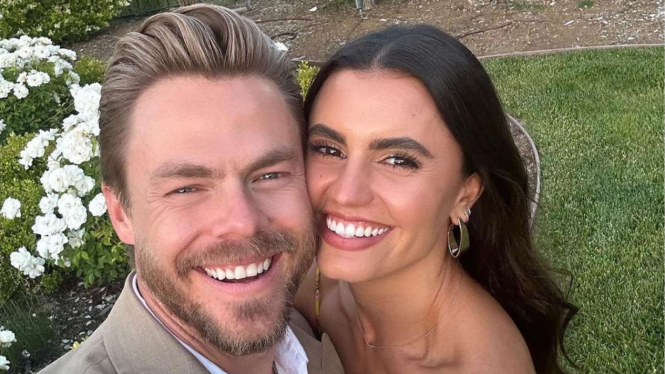 Hayley Ebert dan Derek Hough