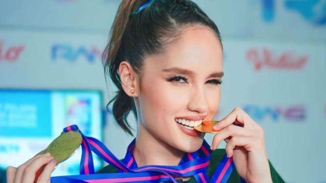 Cinta Laura