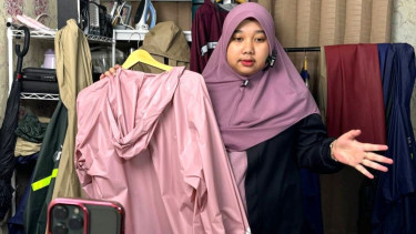 Guru honorer asal Tasikmalaya, Dini Nurul Islami