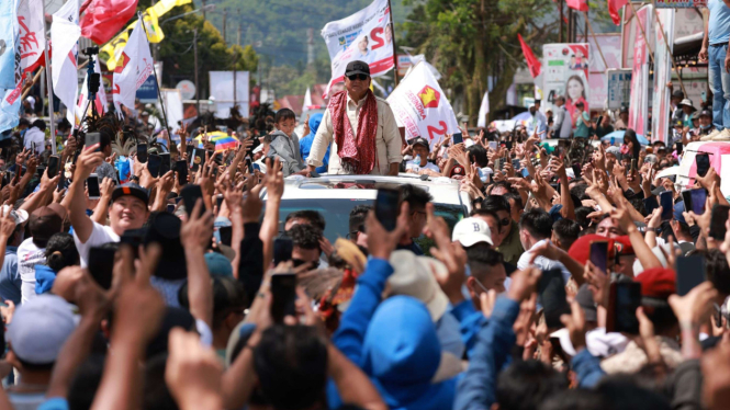 Prabowo Pulang Kampung Disambut Puluhan Ribu Masyarakat Sulawesi Utara Usai Deba