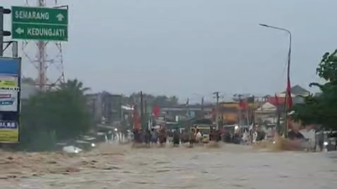 Banjir bandang menerjang wilayah Kecamatan Gubug, Kabupaten Grobogan Jawa Tengah