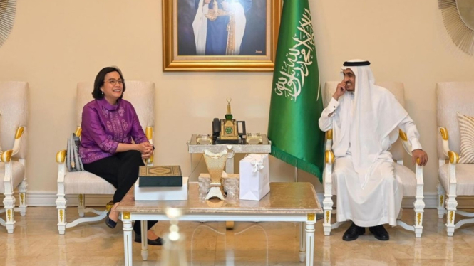 Menteri Keuangan, Sri Mulyani Indrawati dan Duta Besar Kerajaan Arab Saudi untuk Republik Indonesia H.E. Faisal bin Abdullah Al-Mudi 