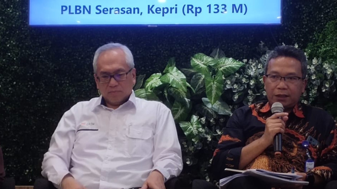 Asisten Deputi Percepatan dan Pemanfaatan Pembangunan Kemenko Perekonomian, Suroto  (kanan)