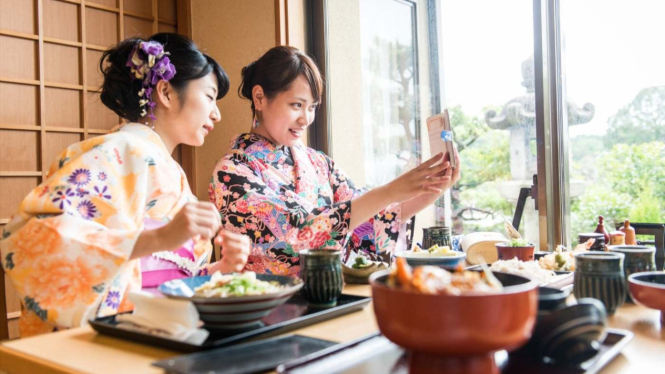 Ilustrasi liburan private tour ke Jepang