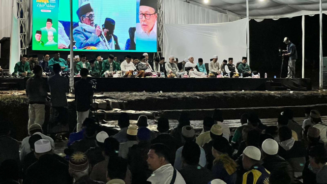 Simpatisan dan Jamaah PKB di Kuningan Doa Bersama
