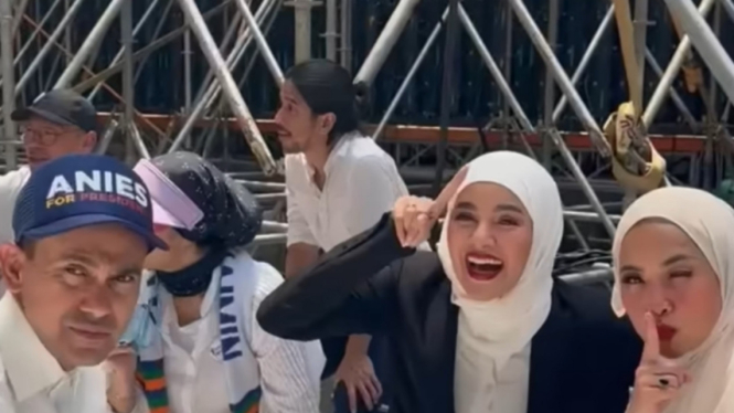 Olla Ramlan bersama Ramzi dan Feni Rose jadi host kampanye akbar paslon 01 AMIN