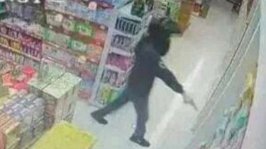 Perampokan minimarket.