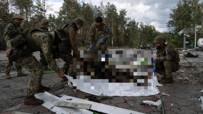 VIVA Militer: Proses evakuasi jenazah tentara Ukraina