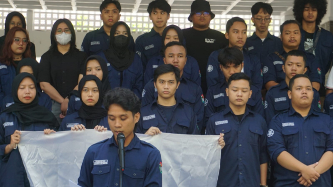 Mahasiswa Fisipol UGM Minta Pratikno dan Ari Dwipayana Pulang ke Jalan Demokrasi