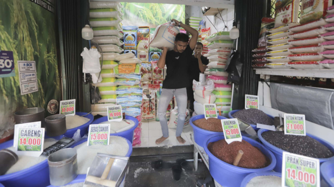 Harga beras melambung tinggi