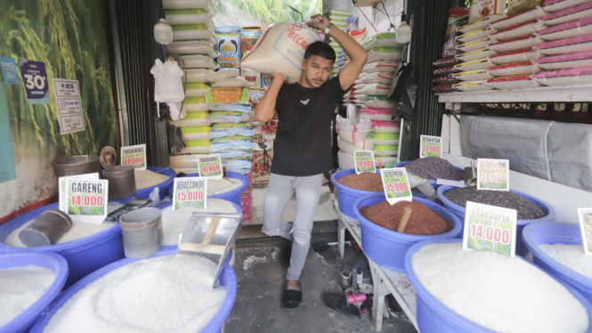 Harga Beras Melambung Tinggi Mahal