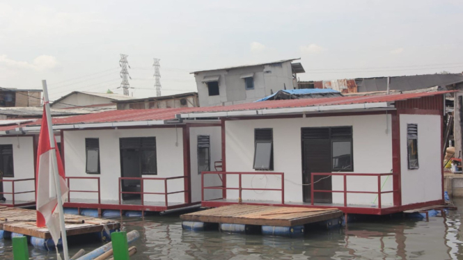 Bantuan Rumah Apung Unhan RI di Kampung Nelayan, Pluit
