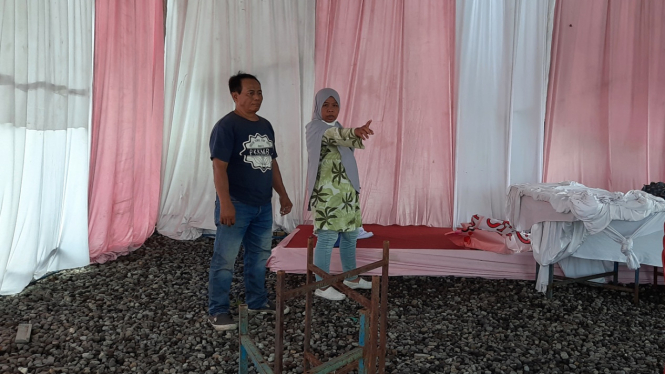 TPS 034 Manahan yang menjadi tempat mencoblos Gibran mengusung konsep Hari Valentine