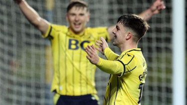 Pemain Oxford United rayakan gol
